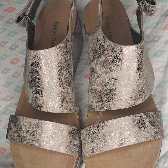 Pierre Dumas Wedges - Picture 3 of 4